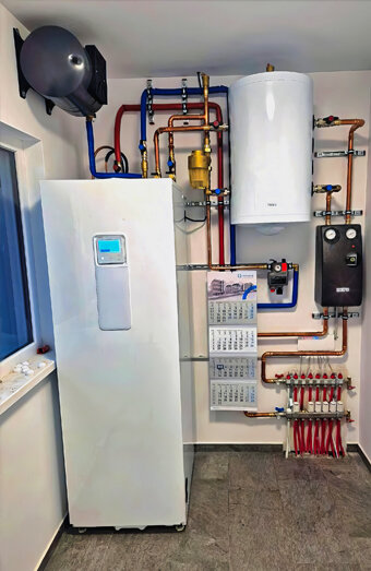 https://menorahotwater.com.au/uploads/2025/06/electric-hot-water-system-16929.jpg
