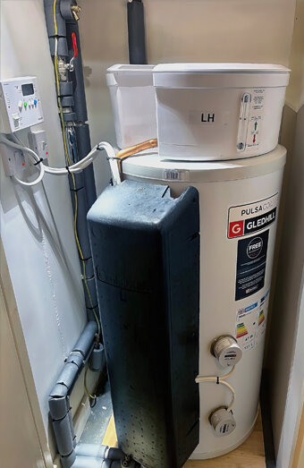 https://menorahotwater.com.au/uploads/2025/06/electric-hot-water-system-70649.jpg