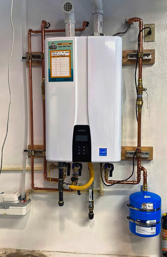 https://menorahotwater.com.au/uploads/2025/06/hot-water-33549.jpg