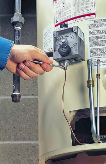 https://menorahotwater.com.au/uploads/2025/06/hot-water-servicing-22242.jpg