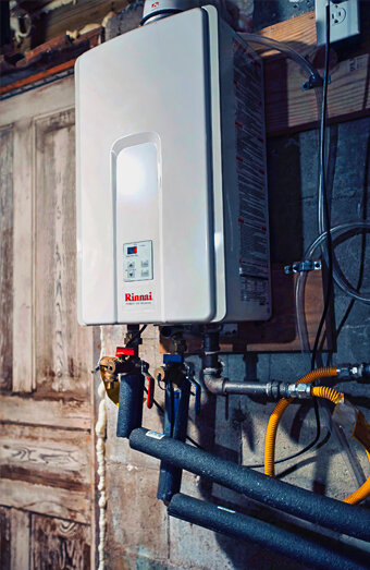 https://menorahotwater.com.au/uploads/2025/06/hot-water-servicing-84983.jpg