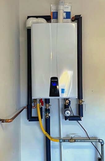 https://menorahotwater.com.au/uploads/2025/06/thermostatic-water-systems-94011.jpg